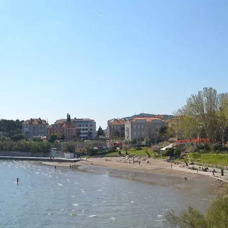 Renata Hotel